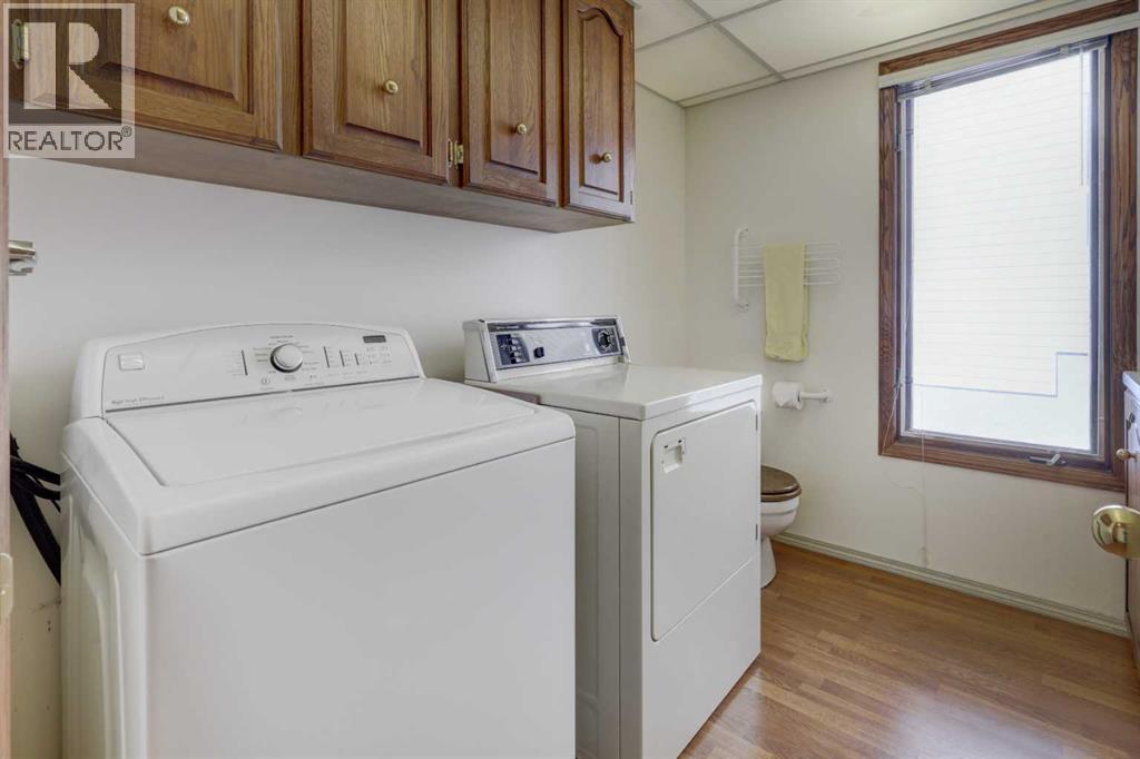 Photo 26 of 76 Edgeland Road Nw, Calgary AB