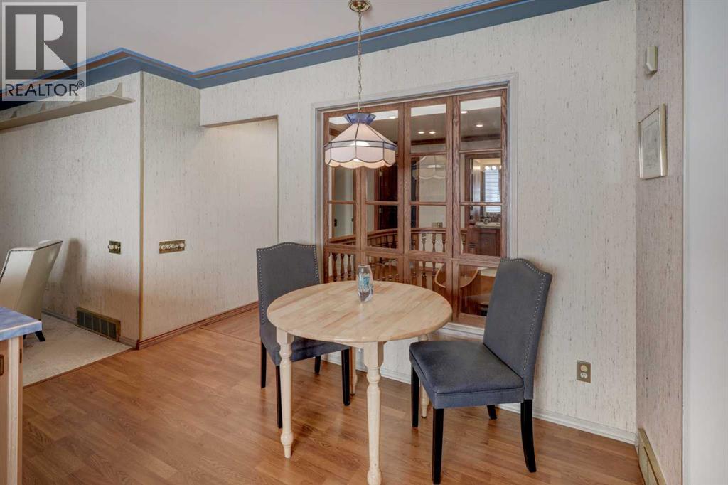 Photo 13 of 76 Edgeland Road Nw, Calgary AB