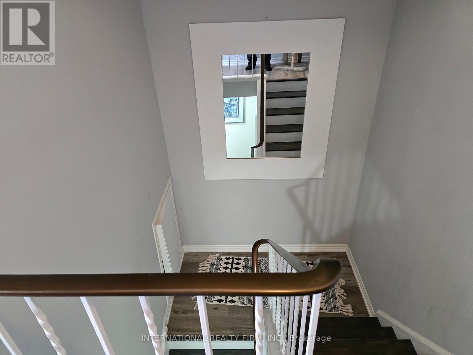 Photo 10 of 32 600 Silver Creek Boulevard, Mississauga ON