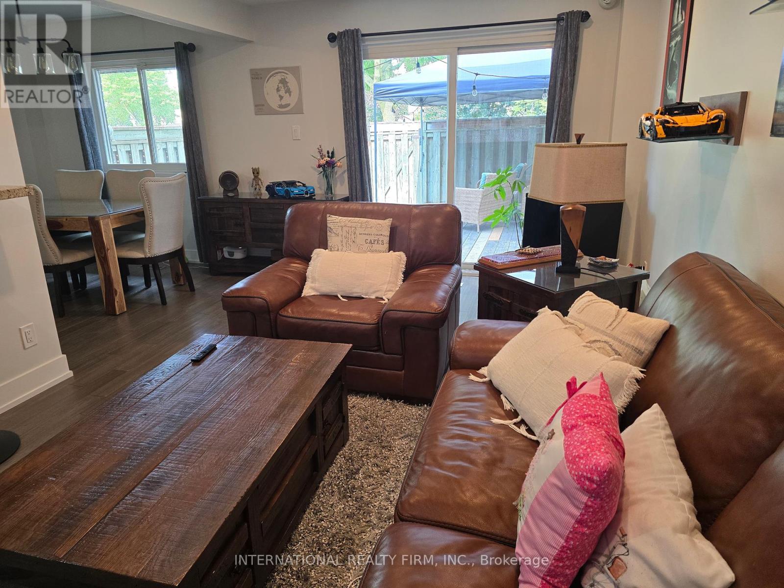 Photo 4 of 32 600 Silver Creek Boulevard, Mississauga ON