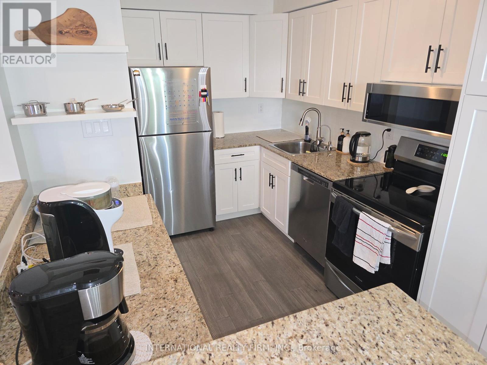Photo 5 of 32 600 Silver Creek Boulevard, Mississauga ON