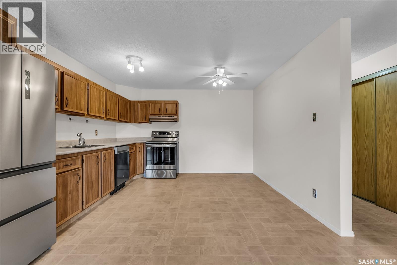 Photo 8 of 206 610 Hilliard Street W, Saskatoon SK