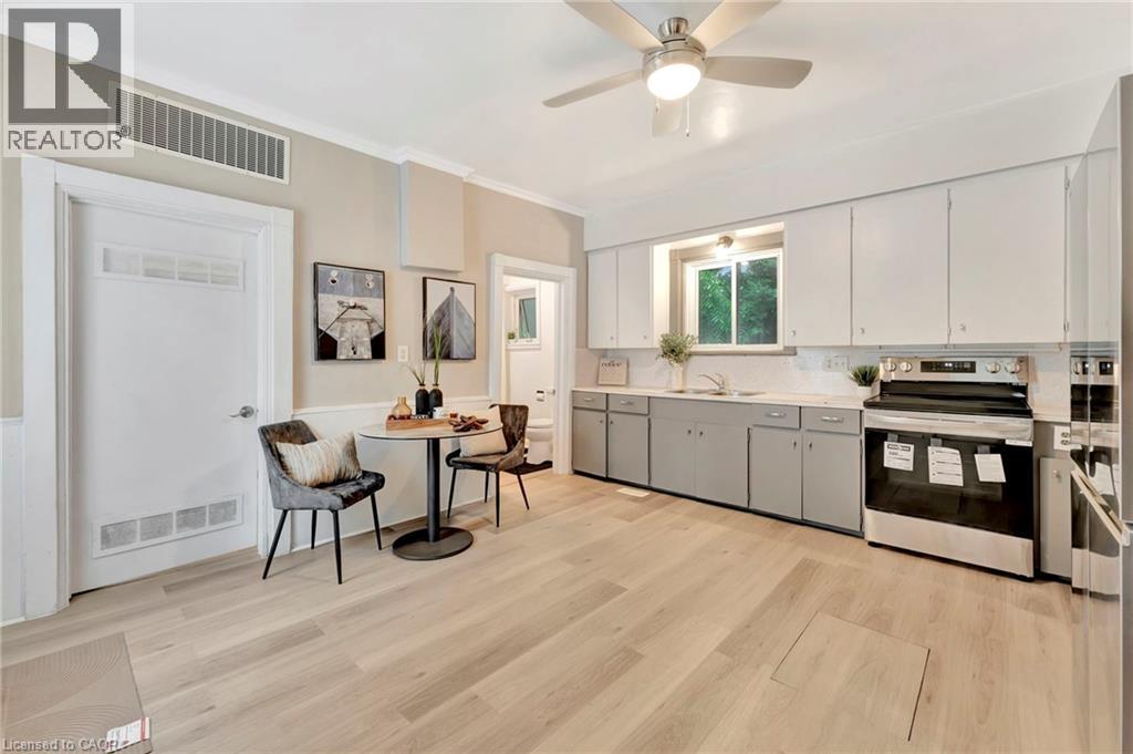Photo 10 of 462 Upper Wellington Street, Hamilton ON