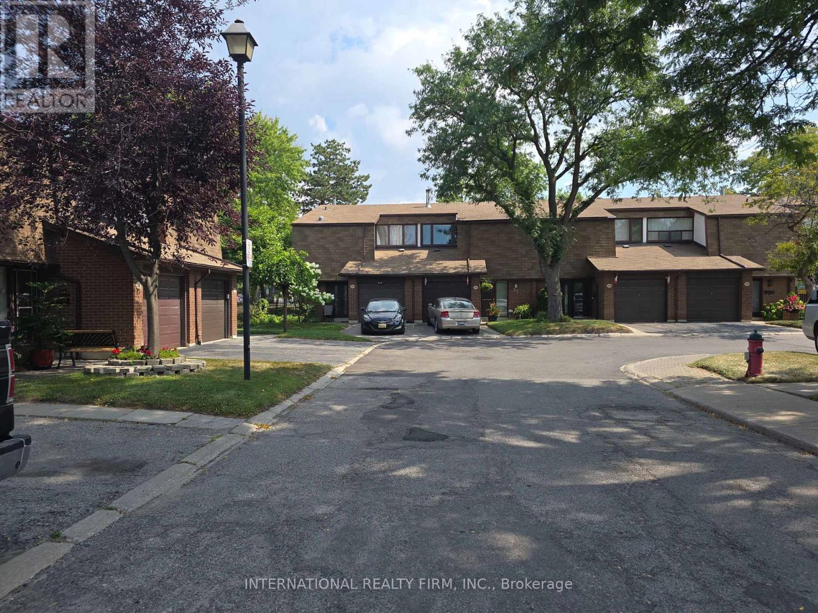 Photo 23 of 32 600 Silver Creek Boulevard, Mississauga ON