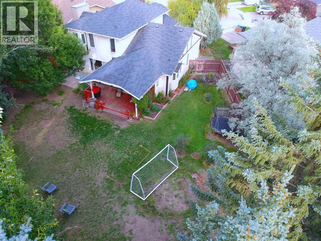 Photo 7 of 125 Sherwood Place W, Lethbridge AB