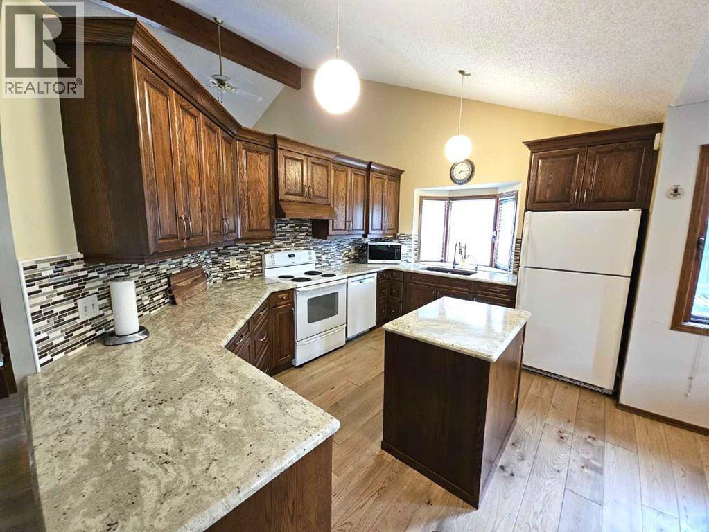 Photo 14 of 125 Sherwood Place W, Lethbridge AB