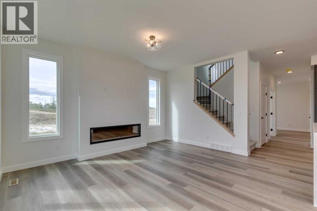 Photo 16 of 51 Versant Way Sw, Calgary AB