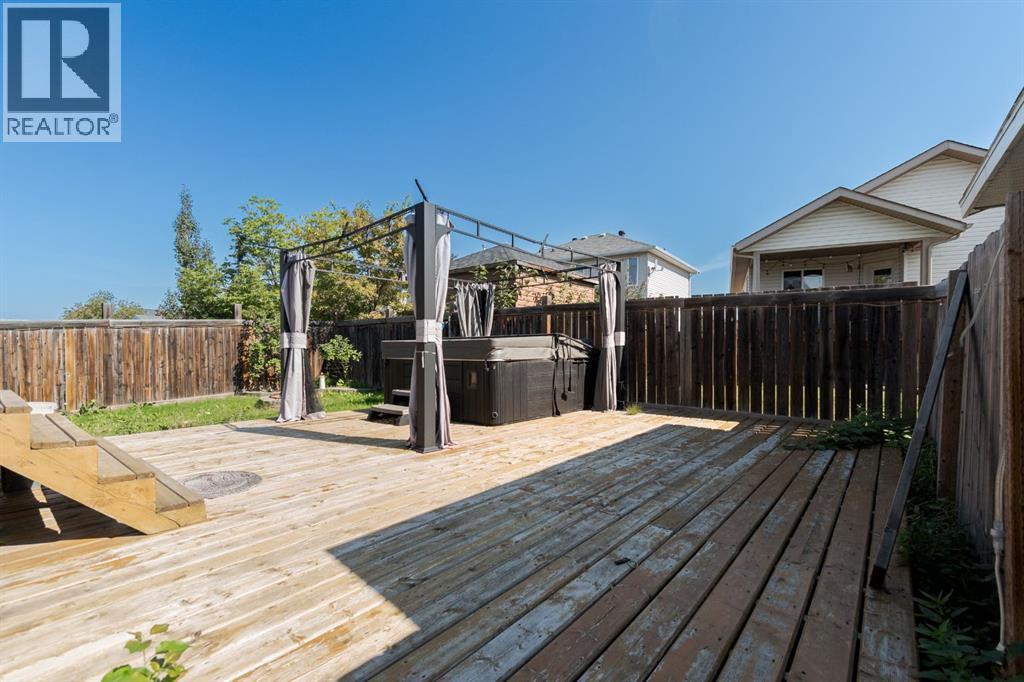 Photo 39 of 236 Crown Creek Lane, Fort Mcmurray AB