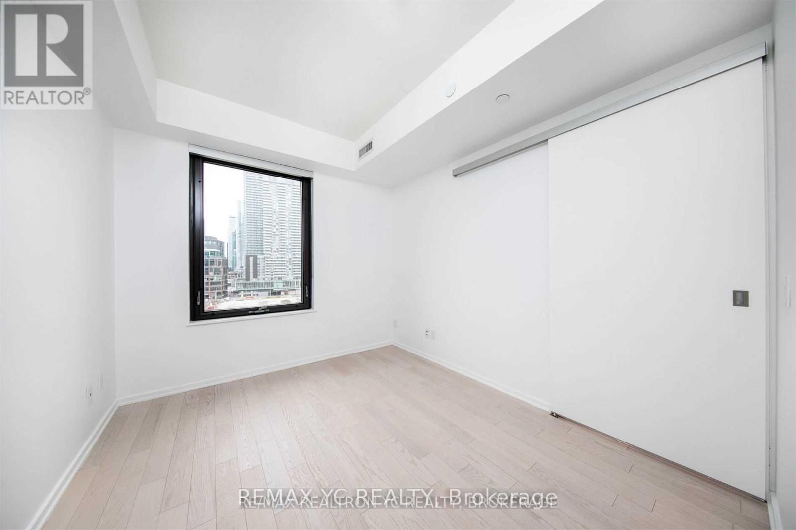 Photo 14 of 924 12 Bonnycastle Street, Toronto ON