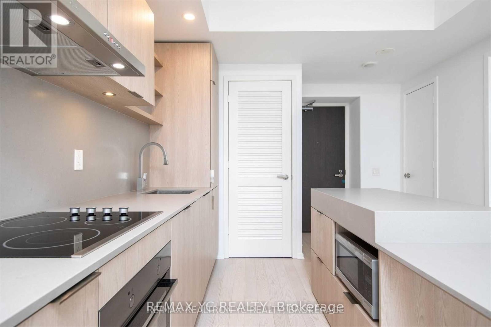 Photo 5 of 924 12 Bonnycastle Street, Toronto ON