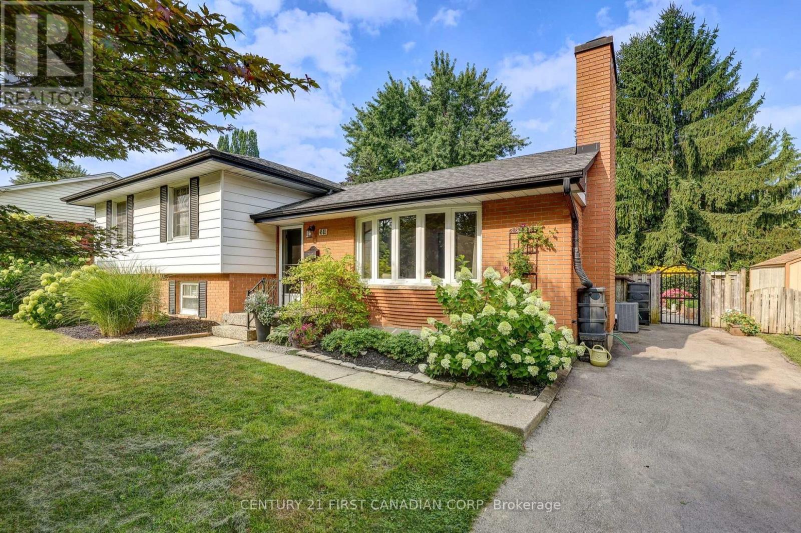 Photo 1 of 611 Chiddington Avenue, London South ON