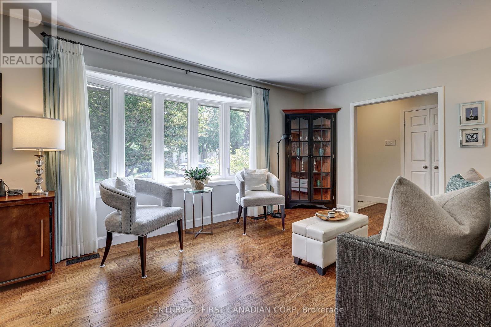 Photo 12 of 611 Chiddington Avenue, London South ON