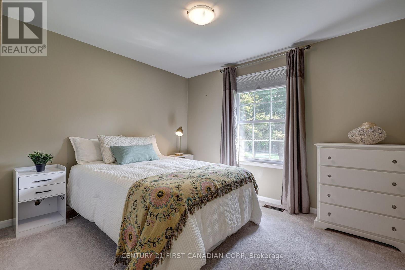 Photo 21 of 611 Chiddington Avenue, London South ON