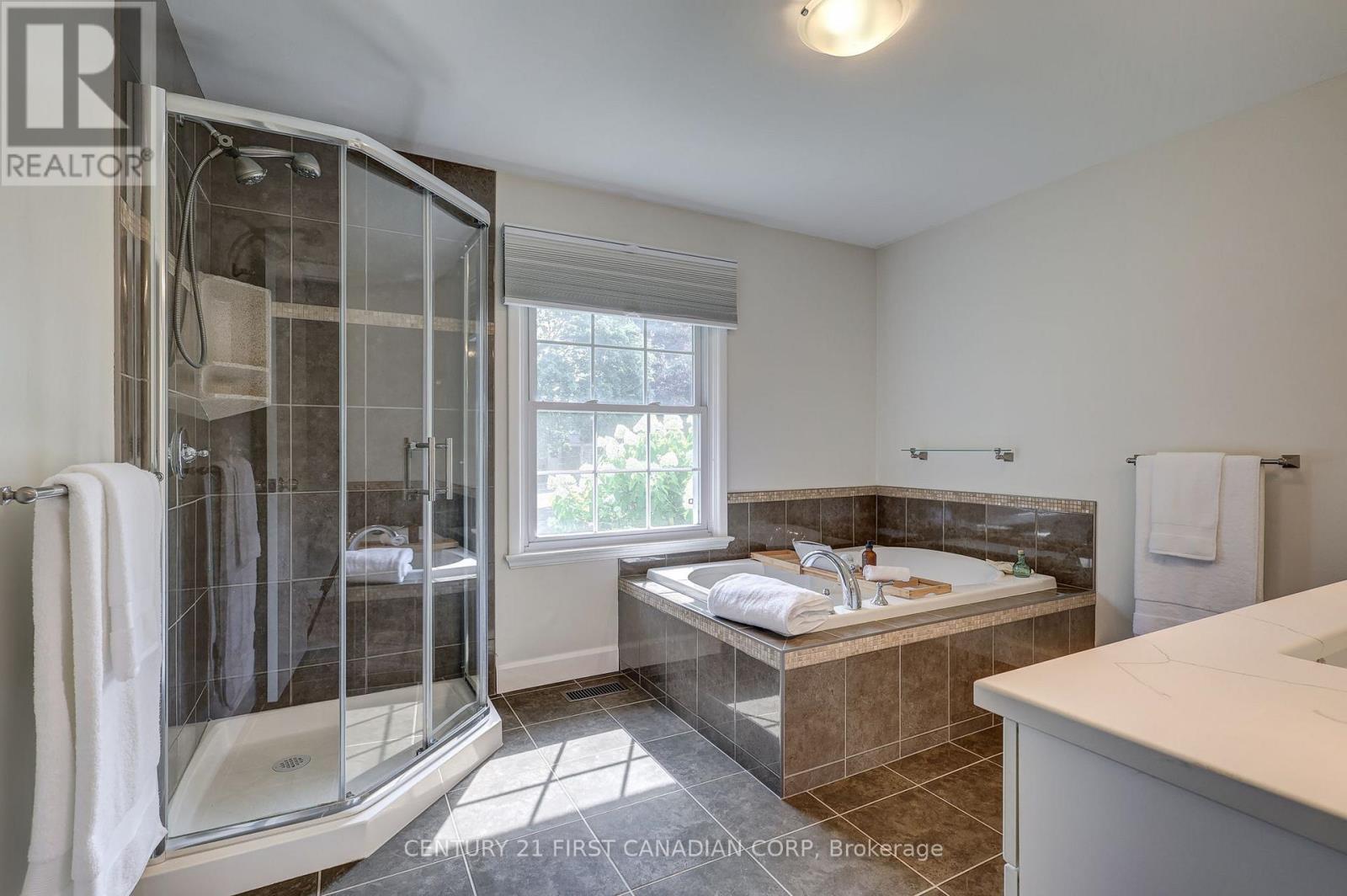 Photo 25 of 611 Chiddington Avenue, London South ON