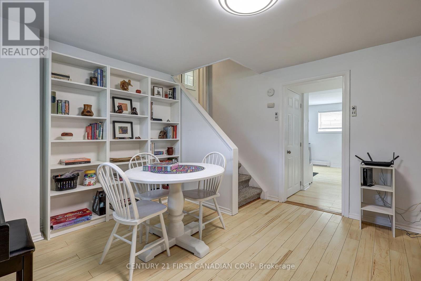 Photo 31 of 611 Chiddington Avenue, London South ON