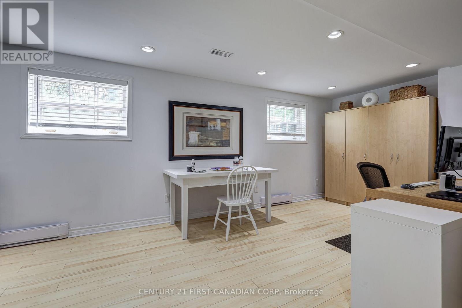 Photo 38 of 611 Chiddington Avenue, London South ON