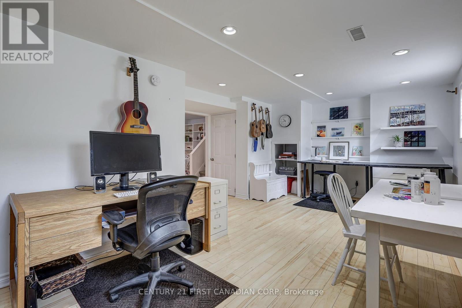 Photo 40 of 611 Chiddington Avenue, London South ON
