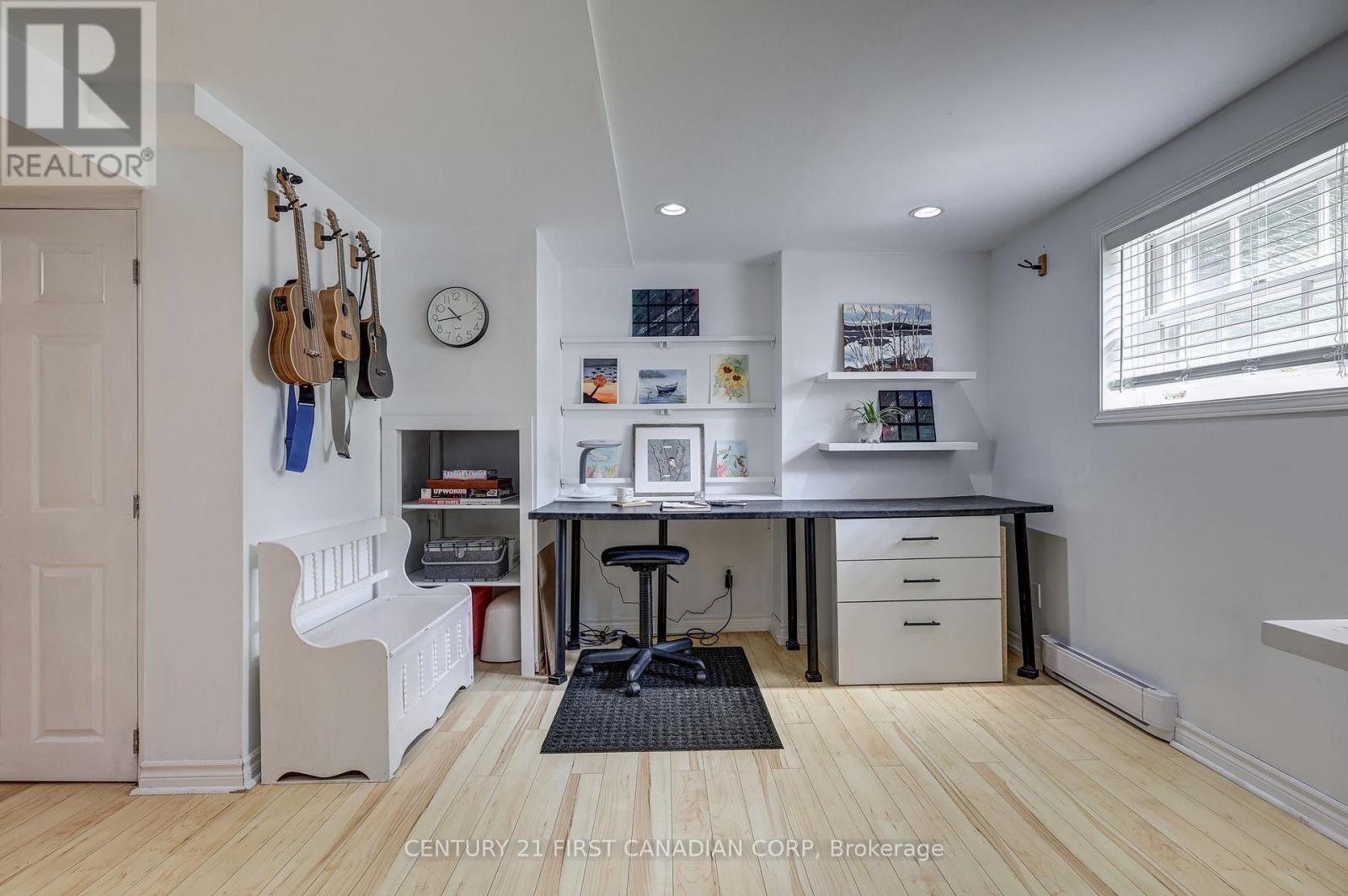 Photo 41 of 611 Chiddington Avenue, London South ON