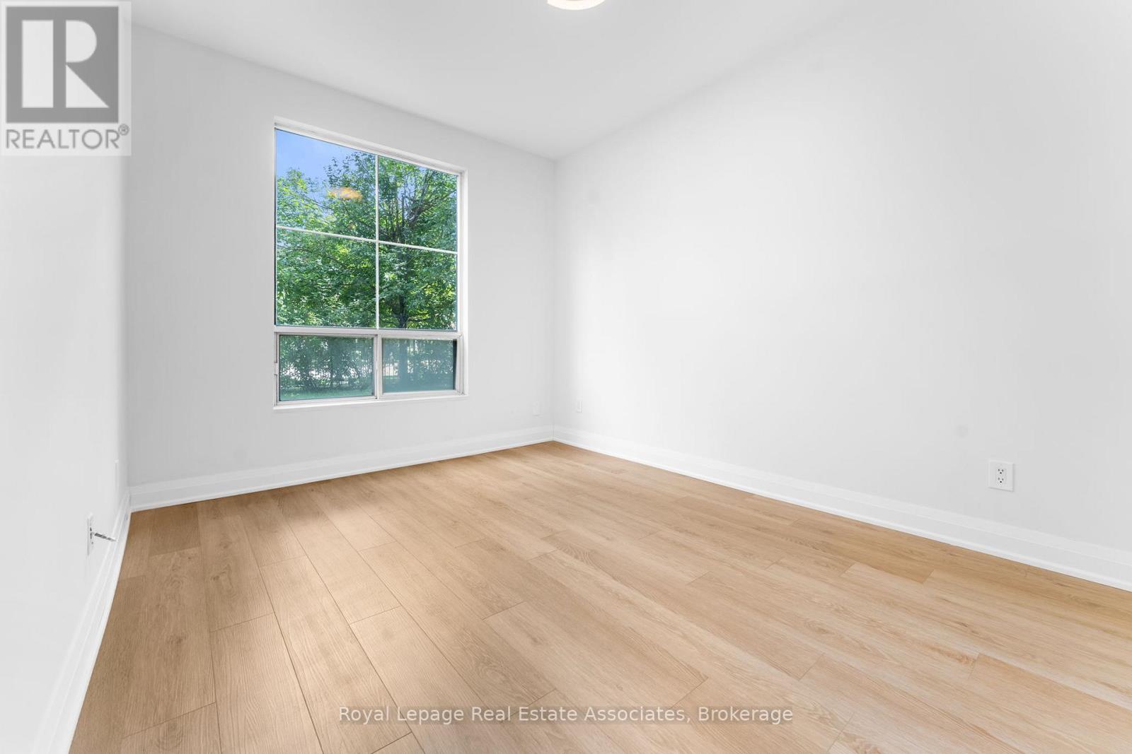 Photo 13 of P 1 M 8 Rosebank Drive, Toronto ON