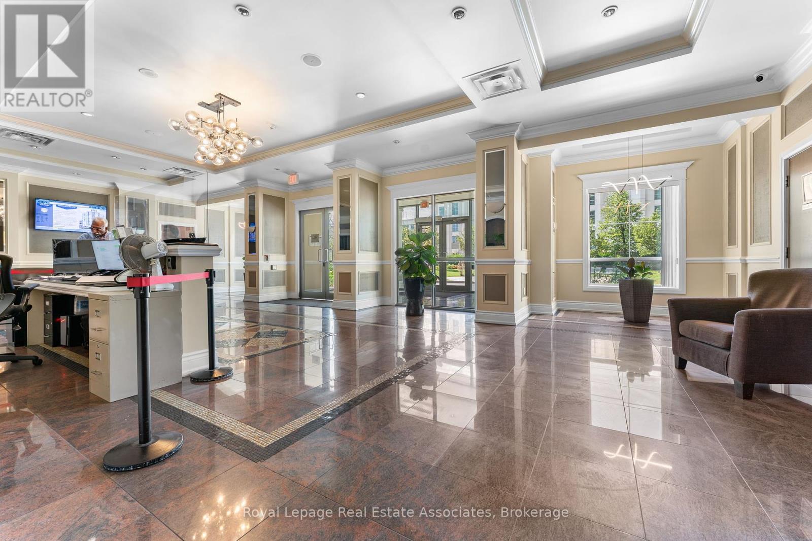 Photo 19 of P 1 M 8 Rosebank Drive, Toronto ON