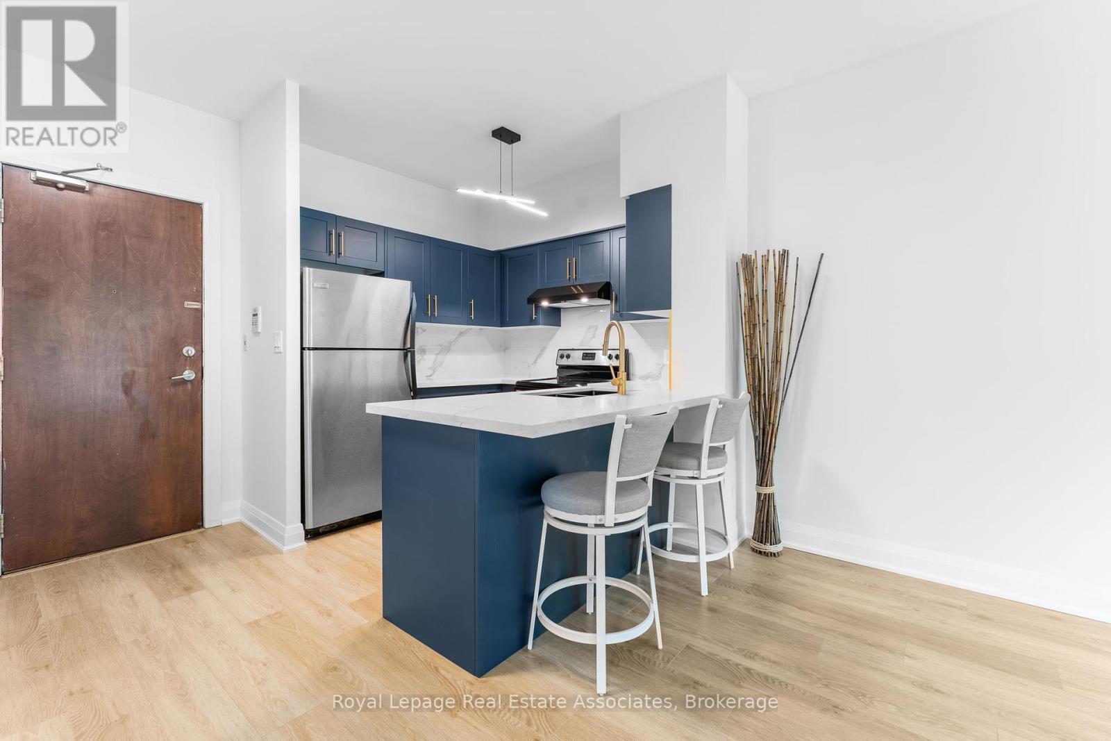 Photo 2 of P 1 M 8 Rosebank Drive, Toronto ON