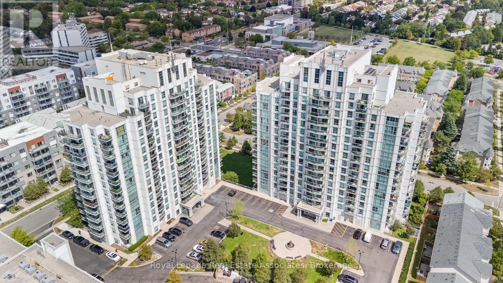 Photo 21 of P 1 M 8 Rosebank Drive, Toronto ON