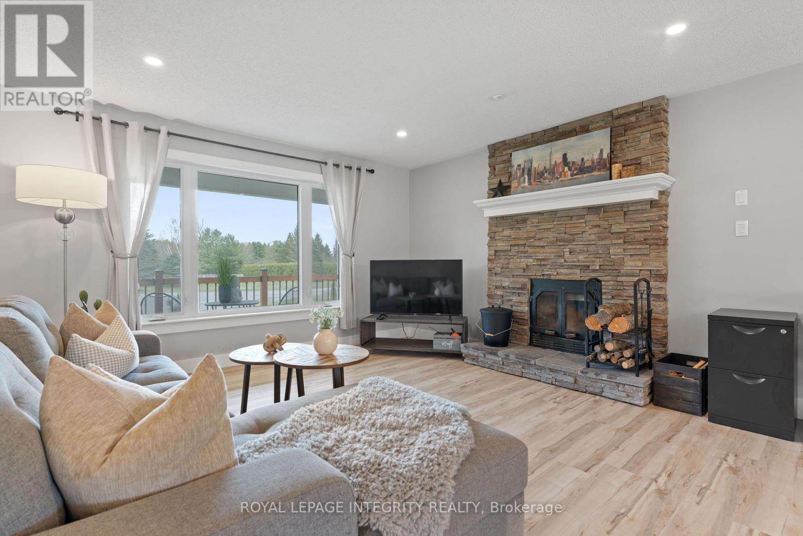 Photo 11 of 6 Aimee Lane, North Grenville ON