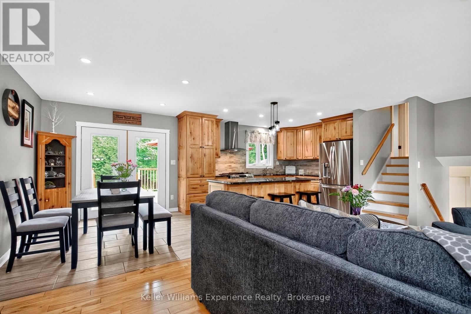 Photo 10 of 1128 Edgar Court, Midland ON