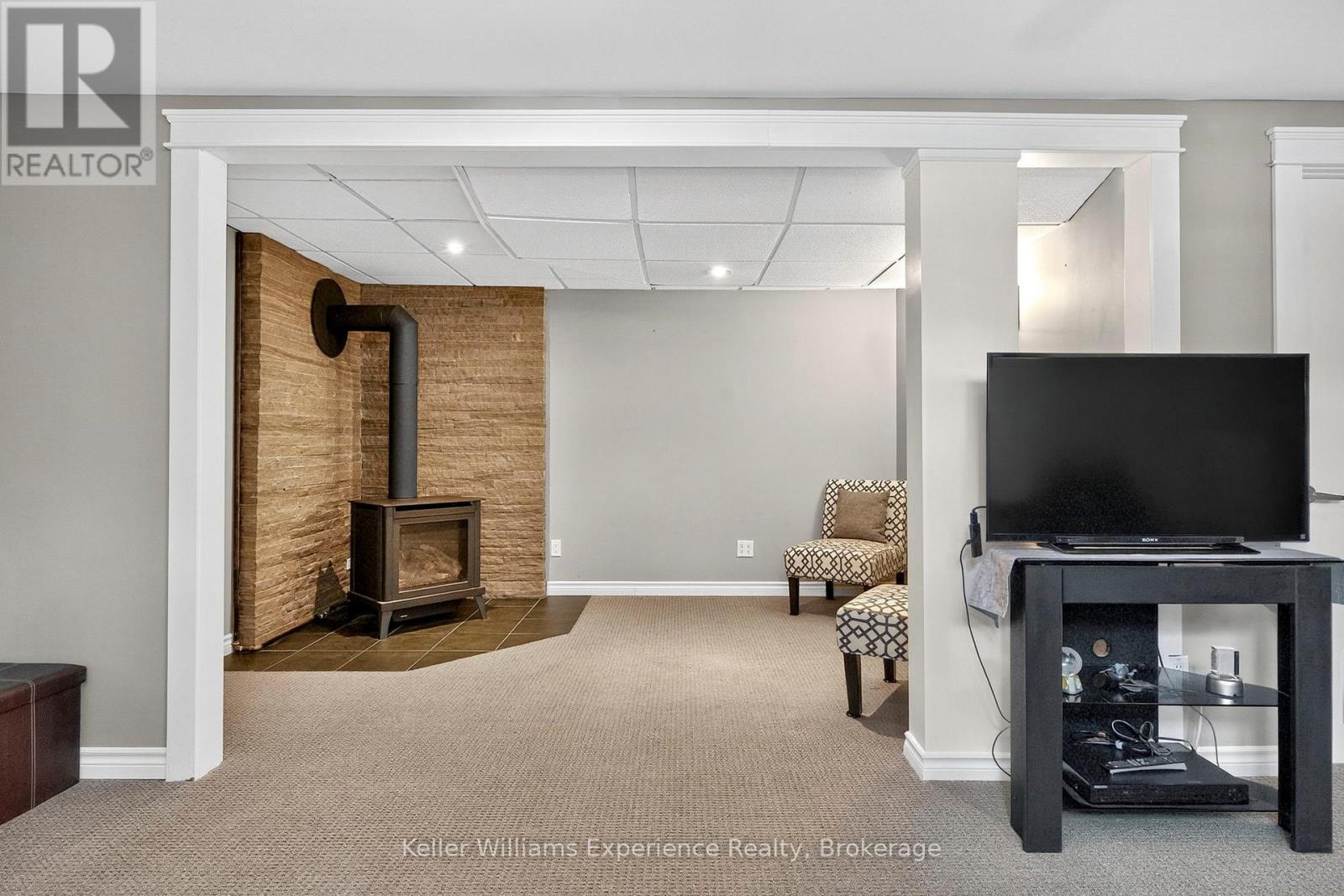 Photo 15 of 1128 Edgar Court, Midland ON