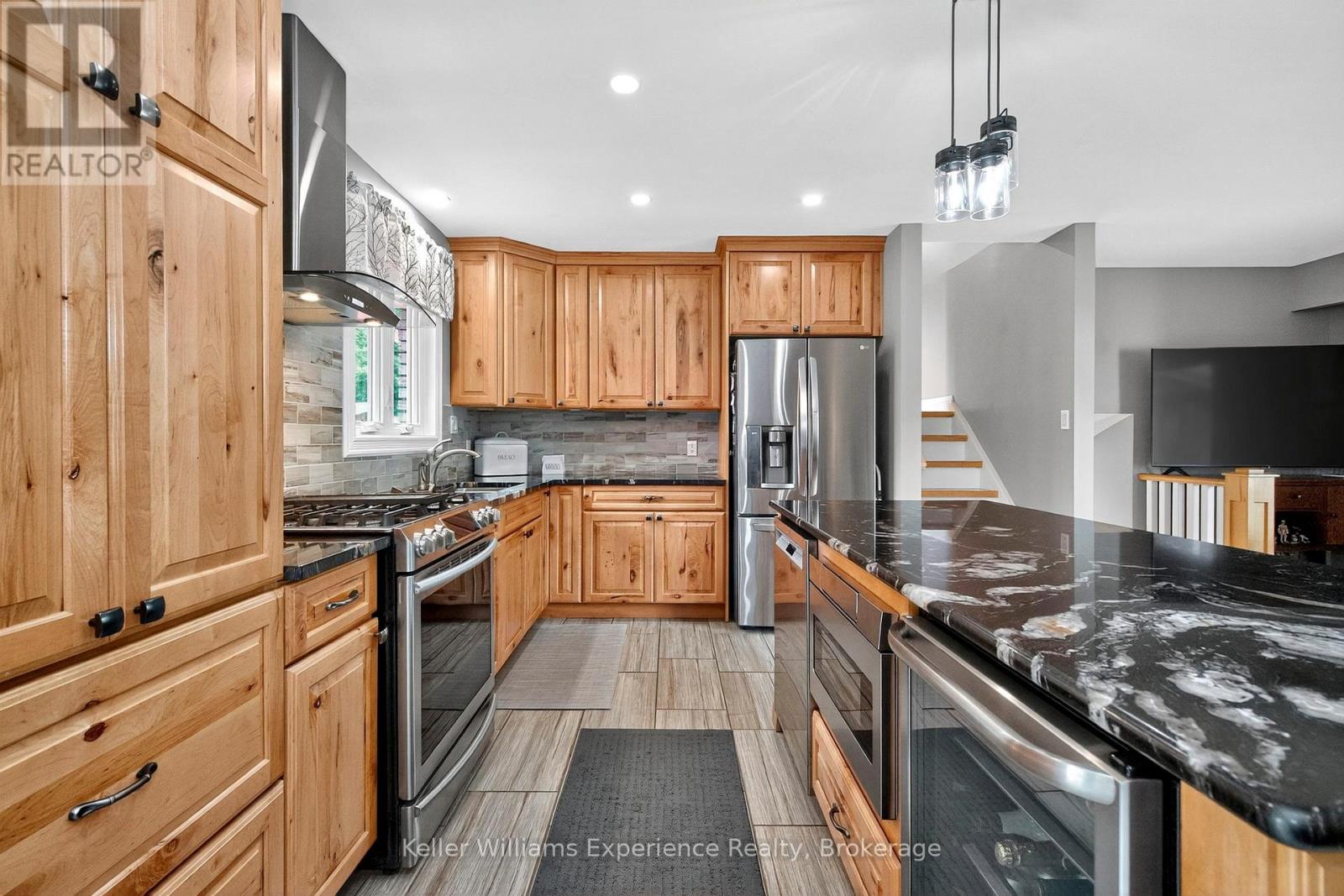 Photo 7 of 1128 Edgar Court, Midland ON