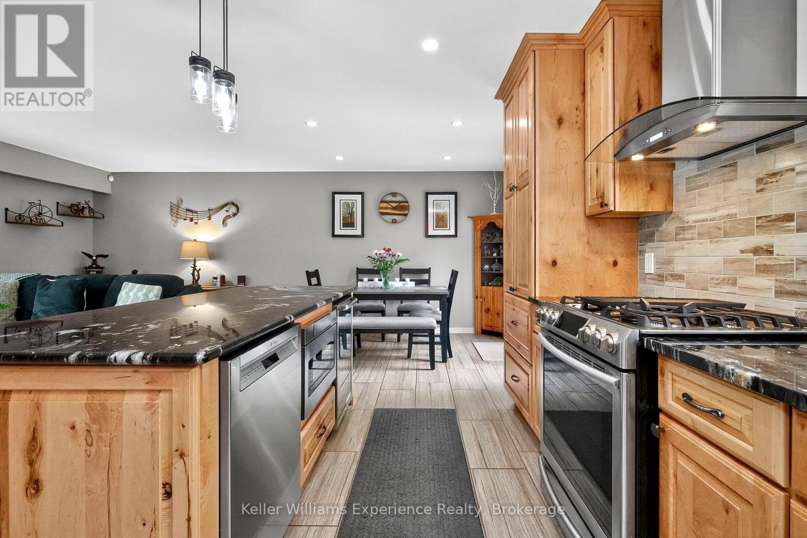 Photo 8 of 1128 Edgar Court, Midland ON