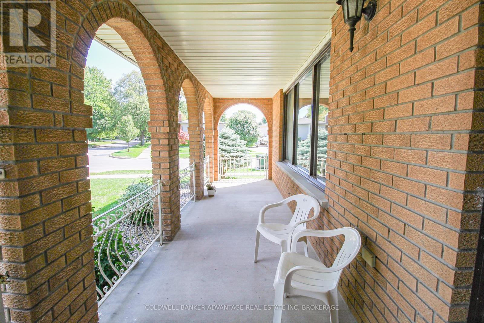 Photo 4 of 167 Loyalist Drive, Welland ON