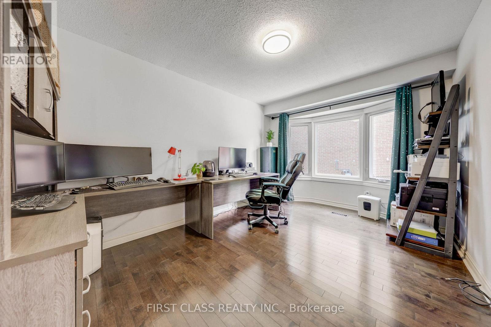 Photo 18 of 449 Alex Doner Drive, Newmarket ON