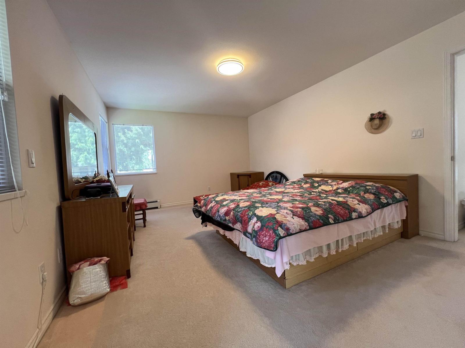 Photo 12 of 2199 152 A Street, Surrey BC