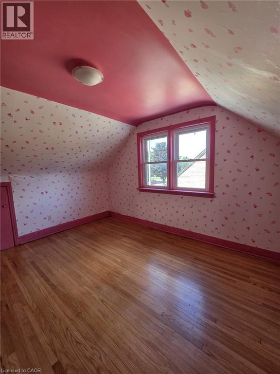 Photo 11 of 1673 Fairview Road, Cambridge ON