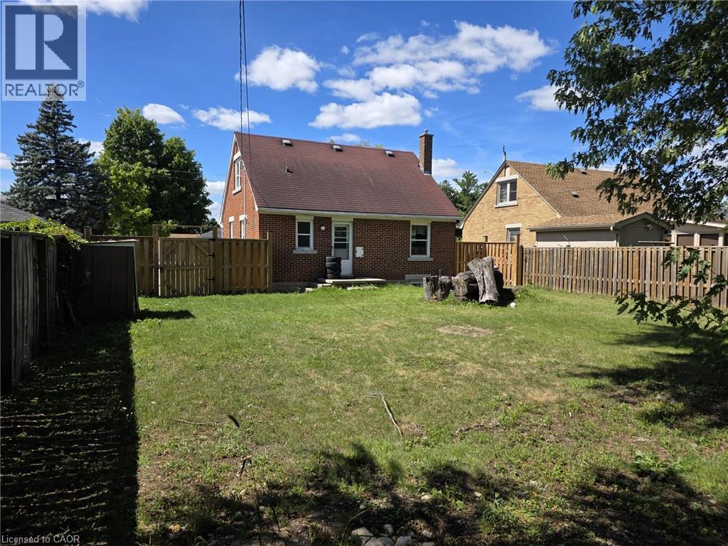 Photo 3 of 1673 Fairview Road, Cambridge ON