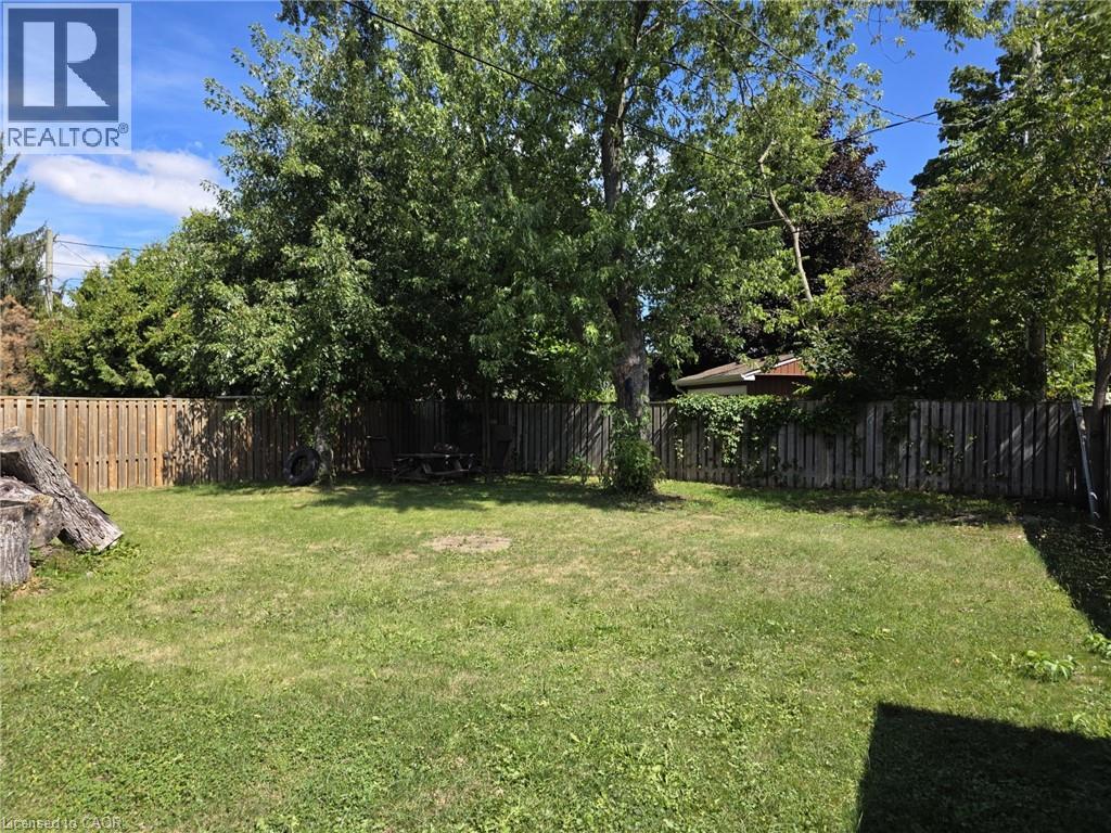 Photo 4 of 1673 Fairview Road, Cambridge ON