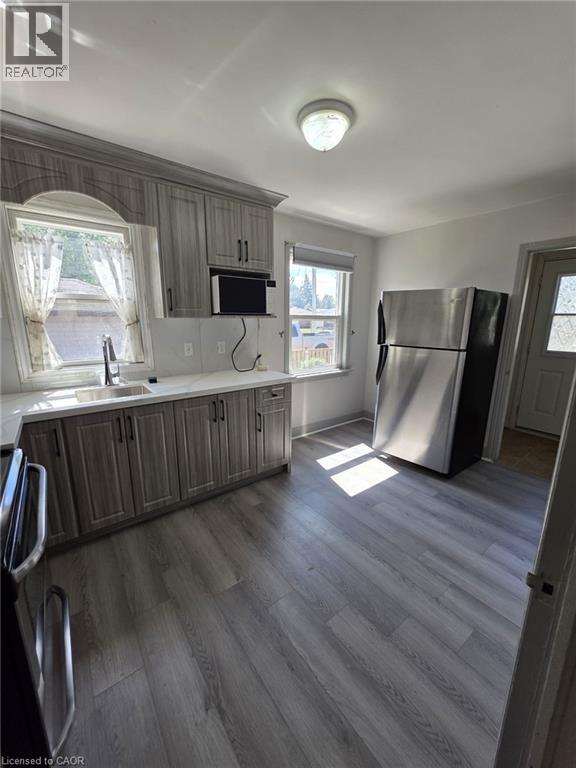 Photo 6 of 1673 Fairview Road, Cambridge ON