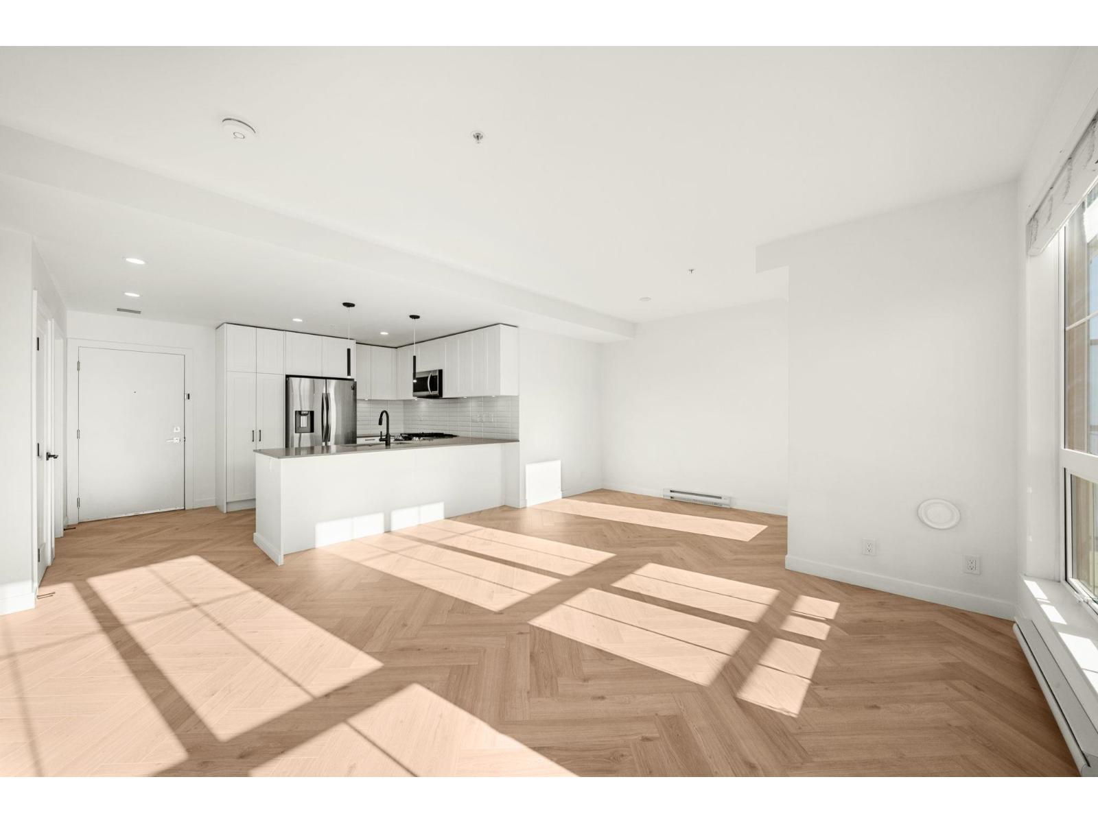 Photo 6 of 504 8353 200 A Street, Langley BC