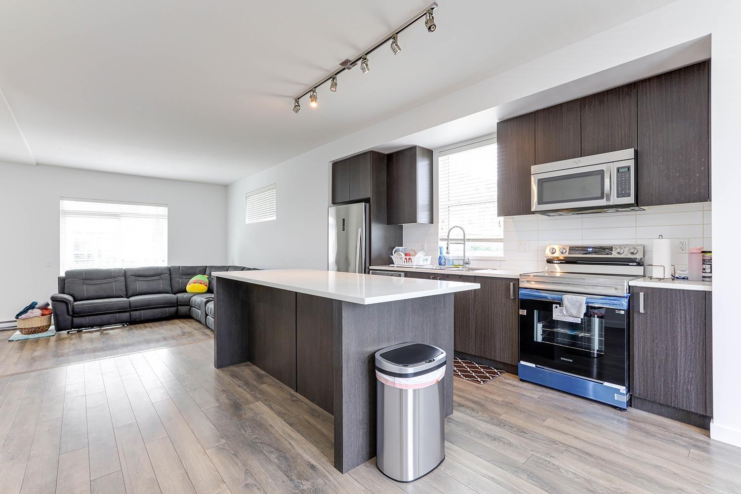 Photo 13 of 32 13636 81 A Avenue, Surrey BC