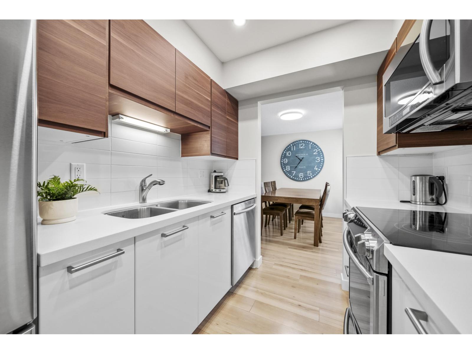 Photo 4 of 206 1531 Merklin Street, White Rock BC