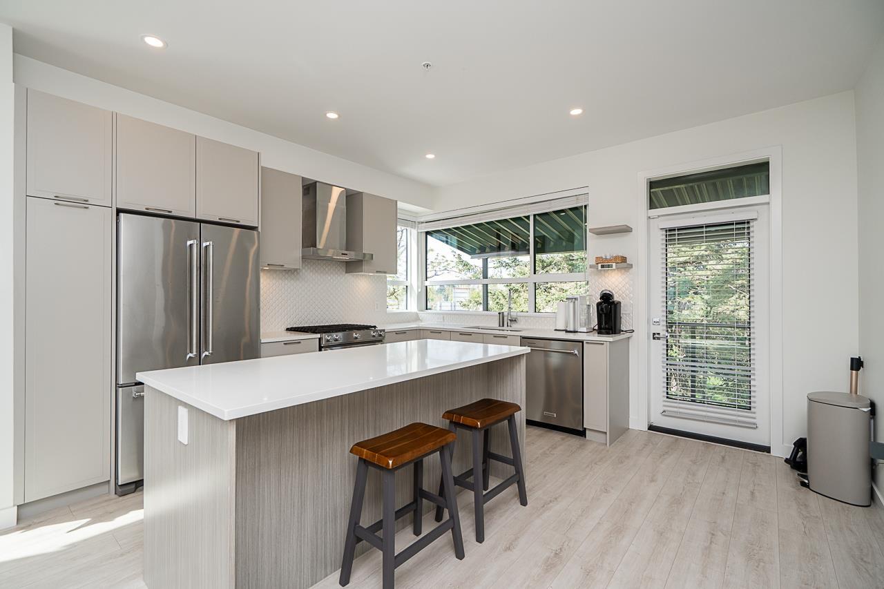 Photo 10 of 30 20150 81 Avenue, Langley BC