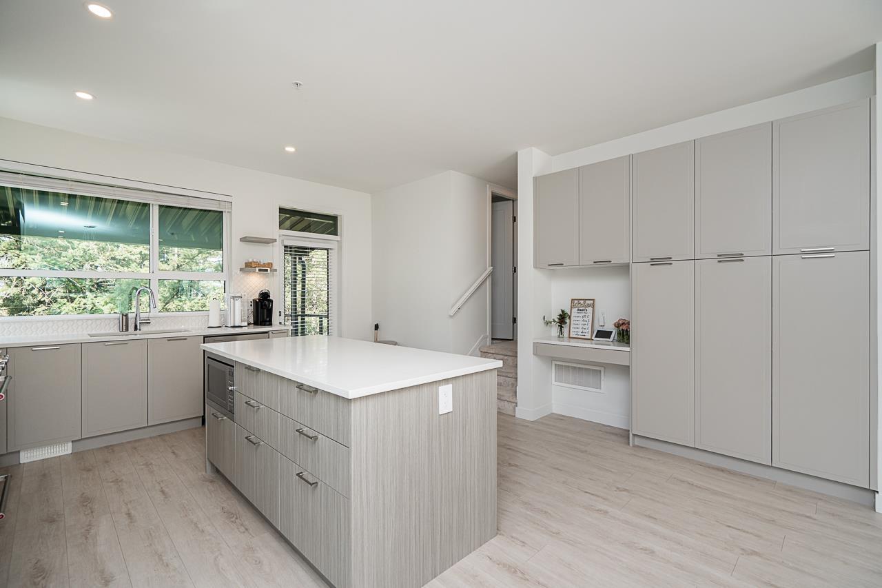 Photo 11 of 30 20150 81 Avenue, Langley BC