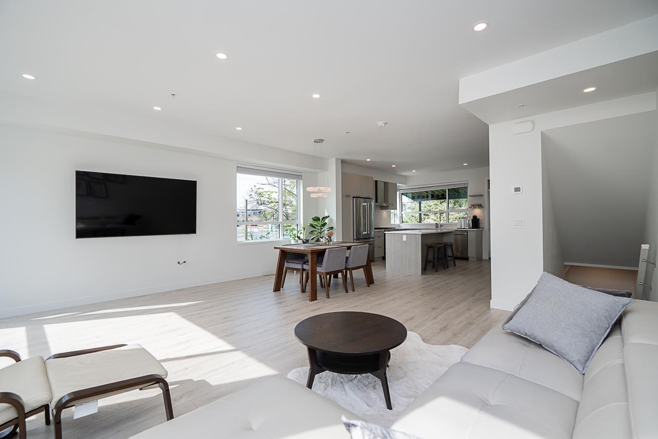 Photo 7 of 30 20150 81 Avenue, Langley BC