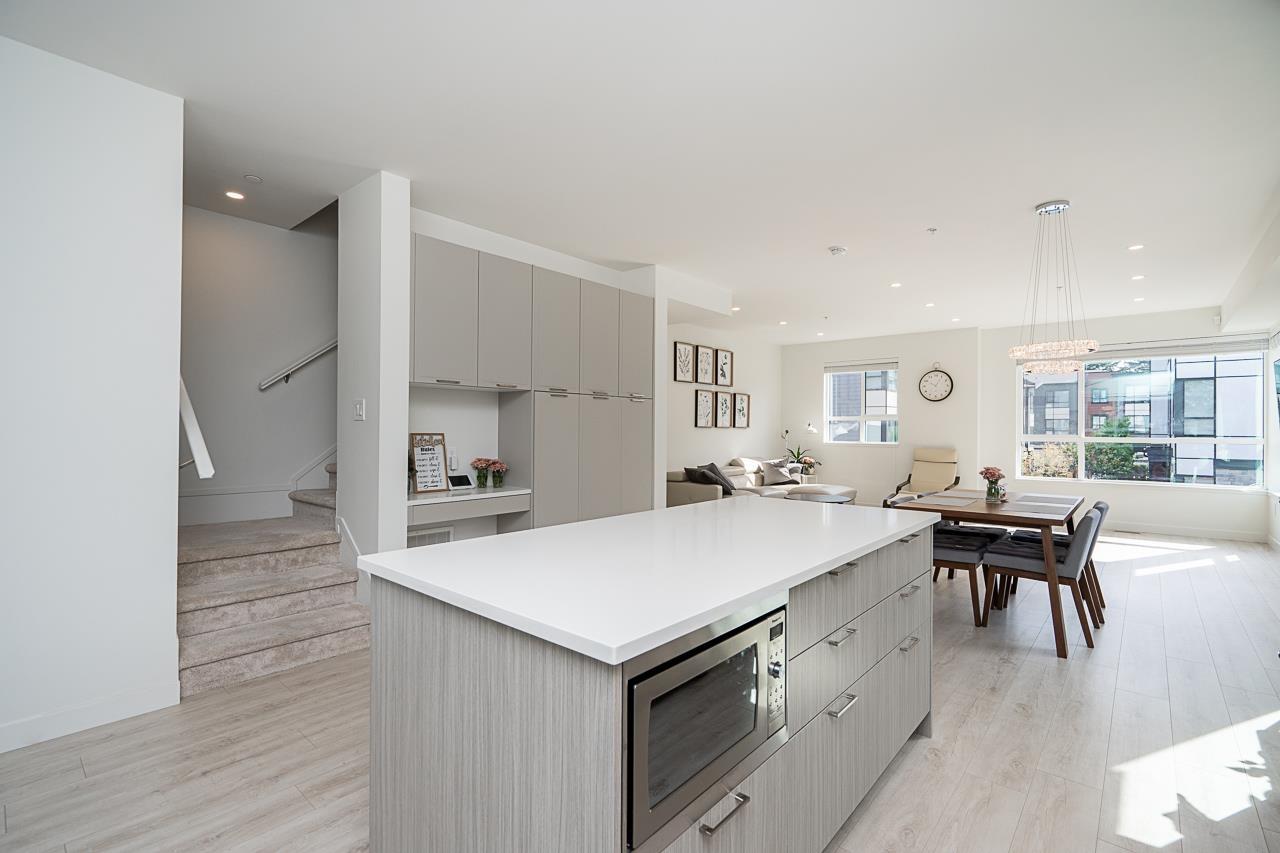 Photo 8 of 30 20150 81 Avenue, Langley BC