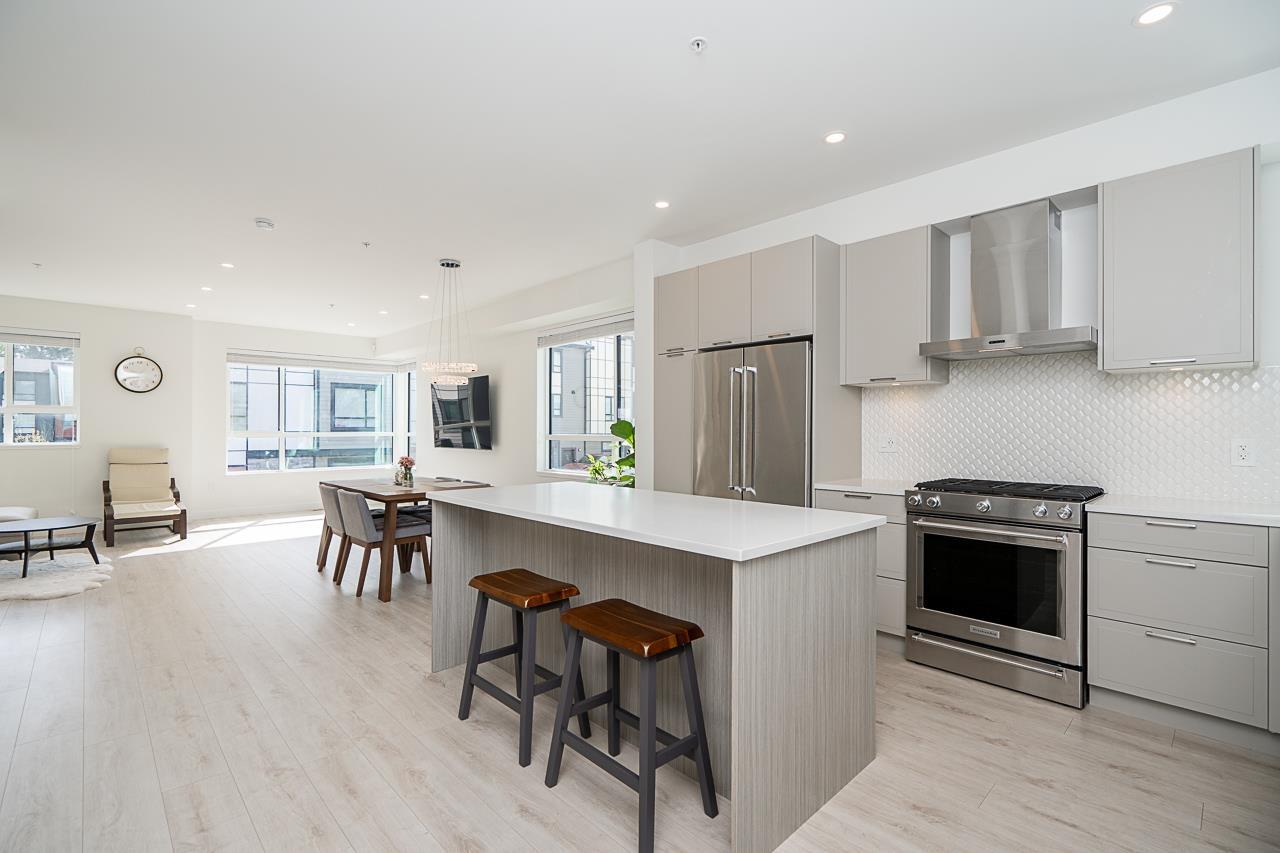 Photo 9 of 30 20150 81 Avenue, Langley BC