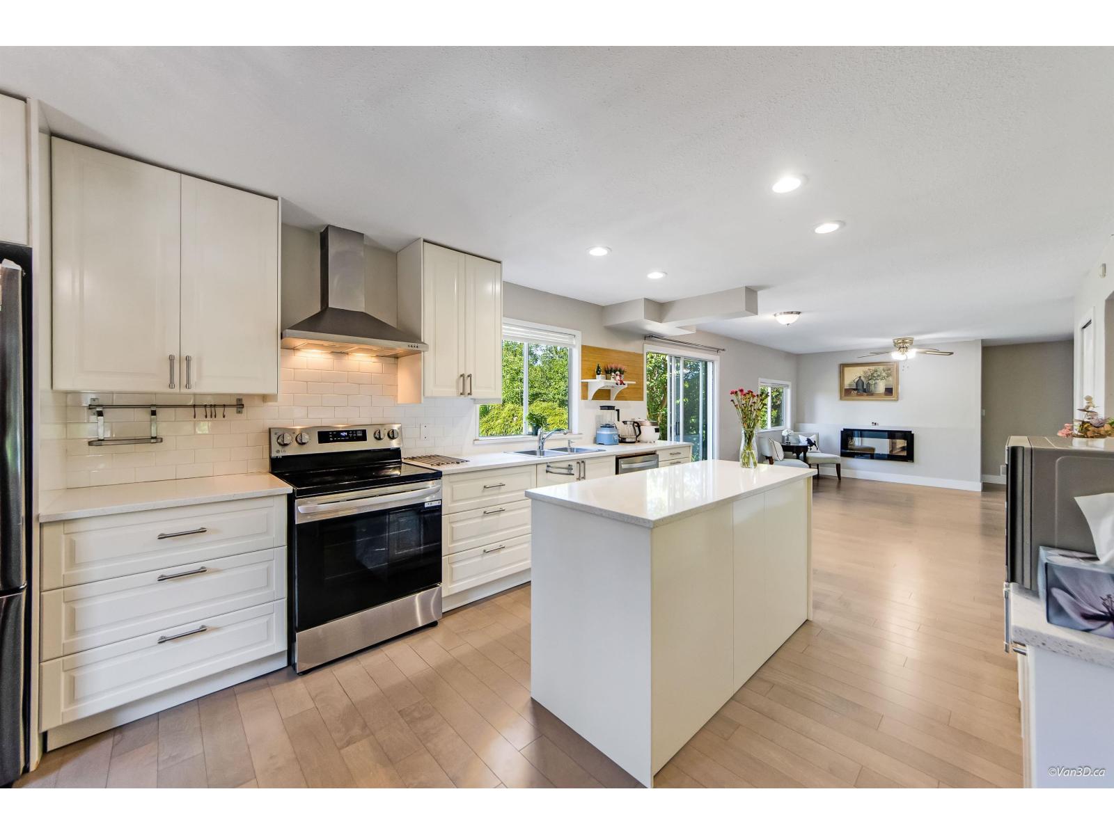 Photo 8 of 9503 205 A Street, Langley BC