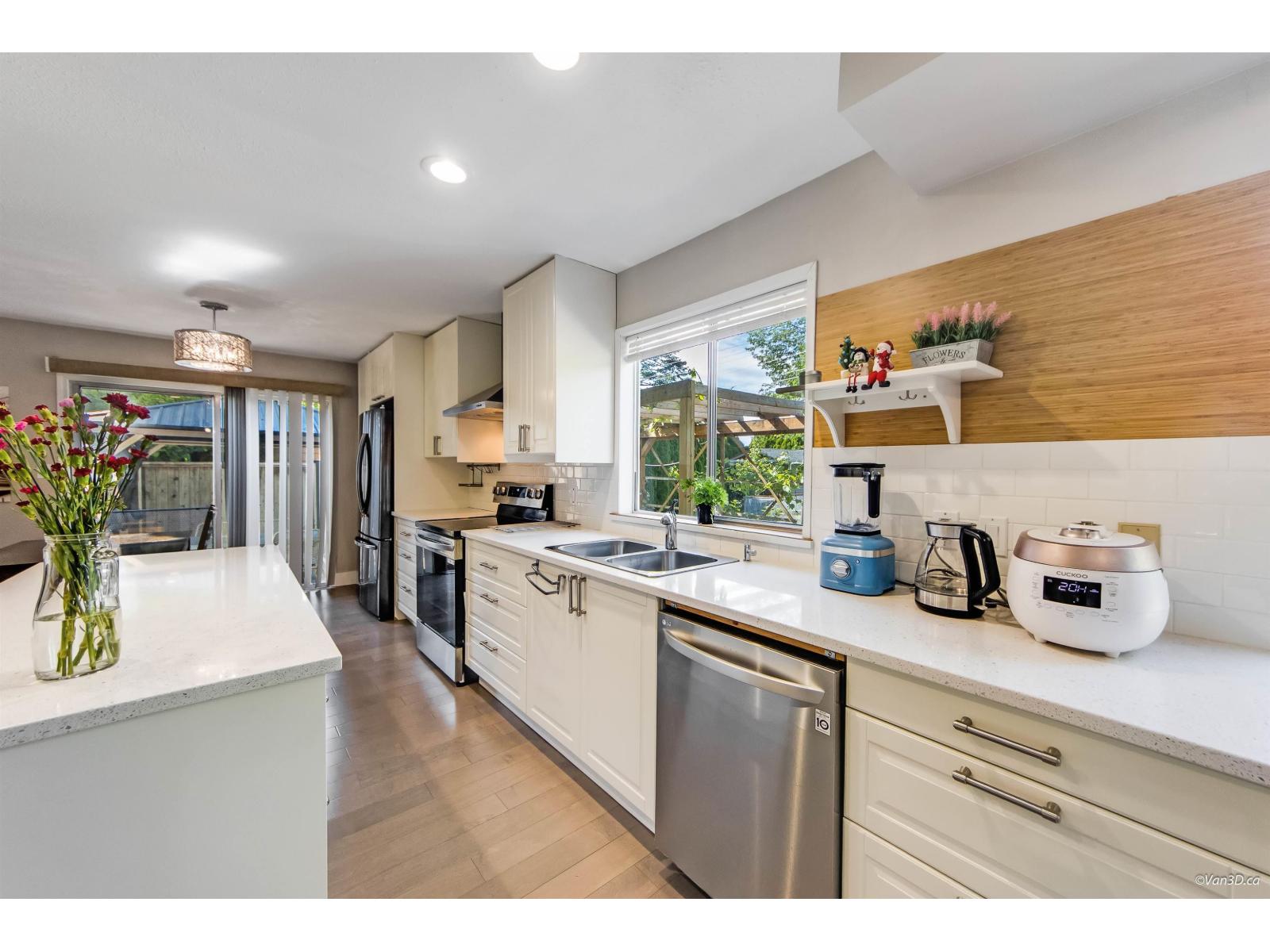 Photo 9 of 9503 205 A Street, Langley BC