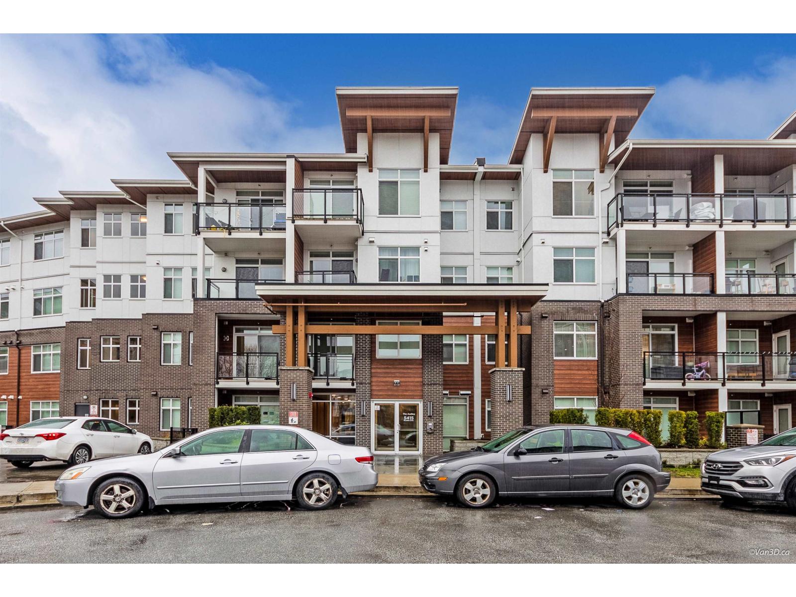 Photo 1 of 306 5415 Brydon Crescent, Langley BC