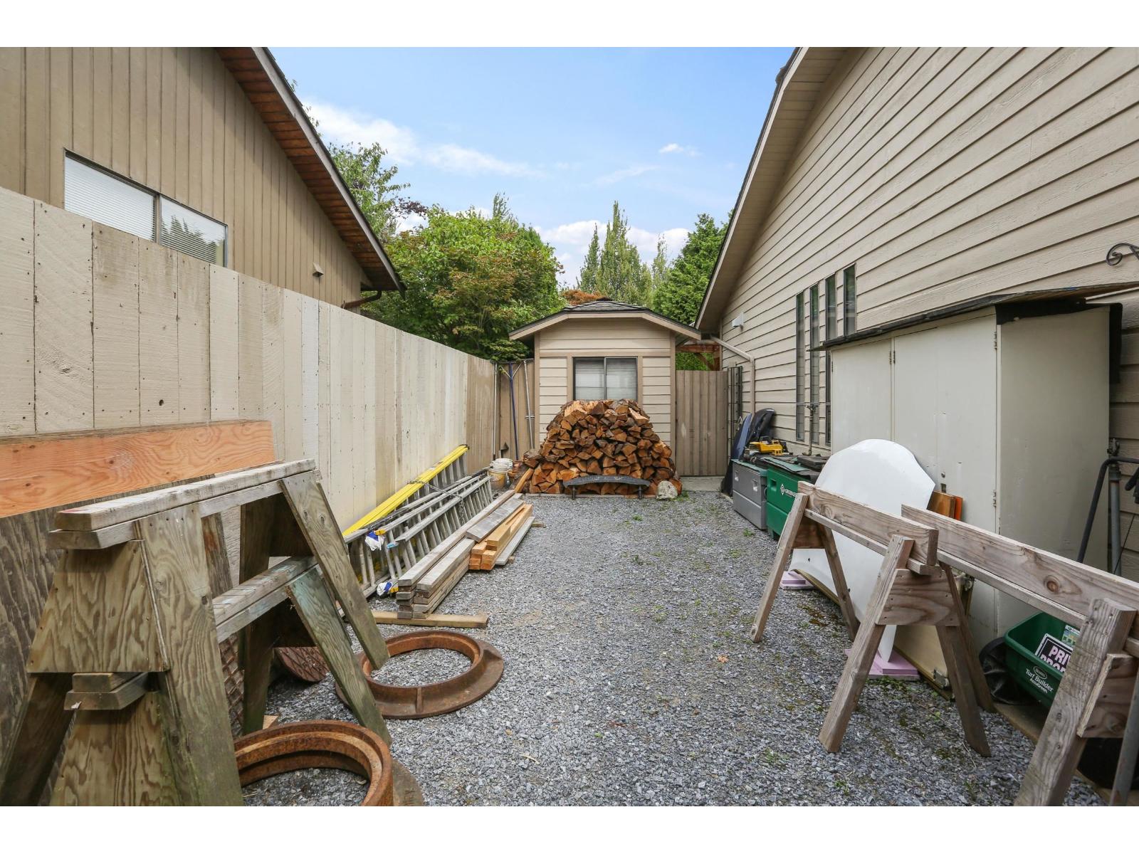 Photo 33 of 16095 13 Avenue, Surrey BC